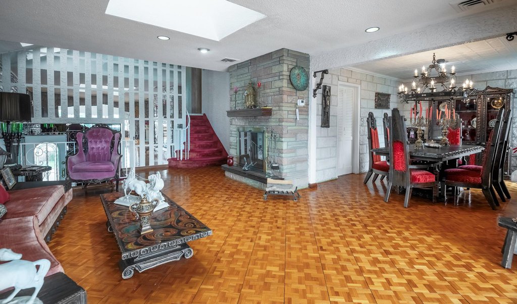 52-04 Redfield Street – For Sale photo 4