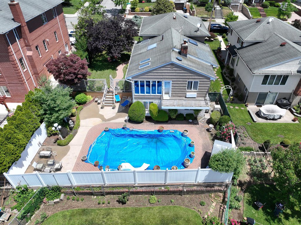 52-04 Redfield Street – For Sale photo 21