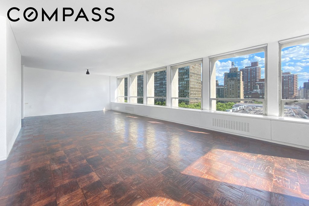 300 East 33rd Street, Unit 9M photo 2