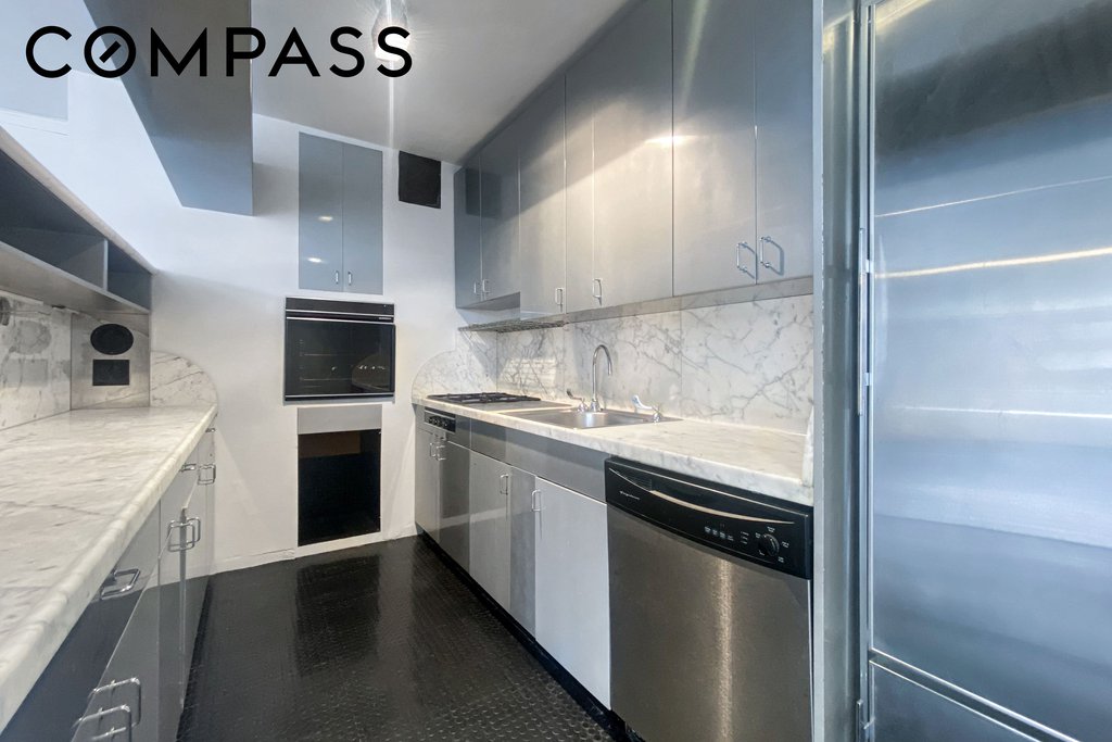 300 East 33rd Street, Unit 9M photo 5
