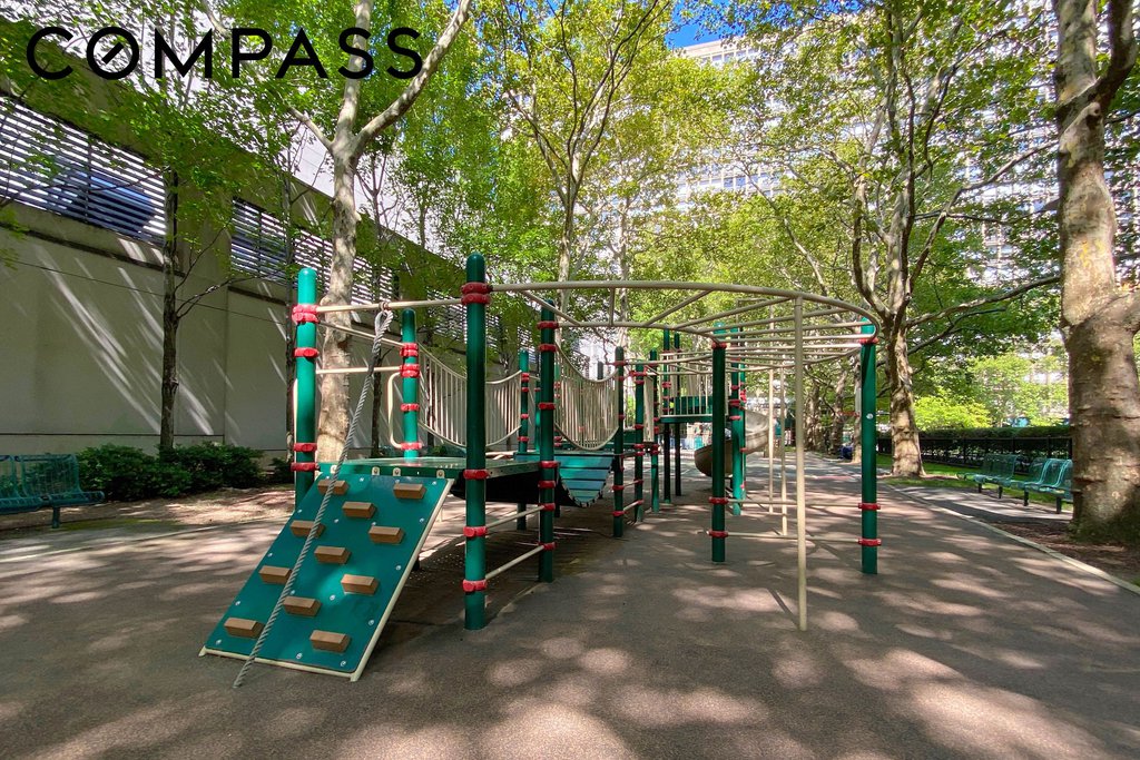 300 East 33rd Street, Unit 9M photo 13