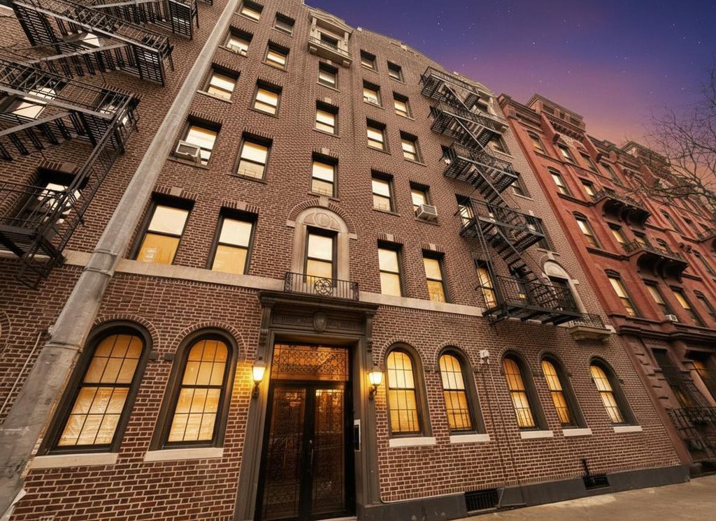 130 West 16th Street, Unit 52