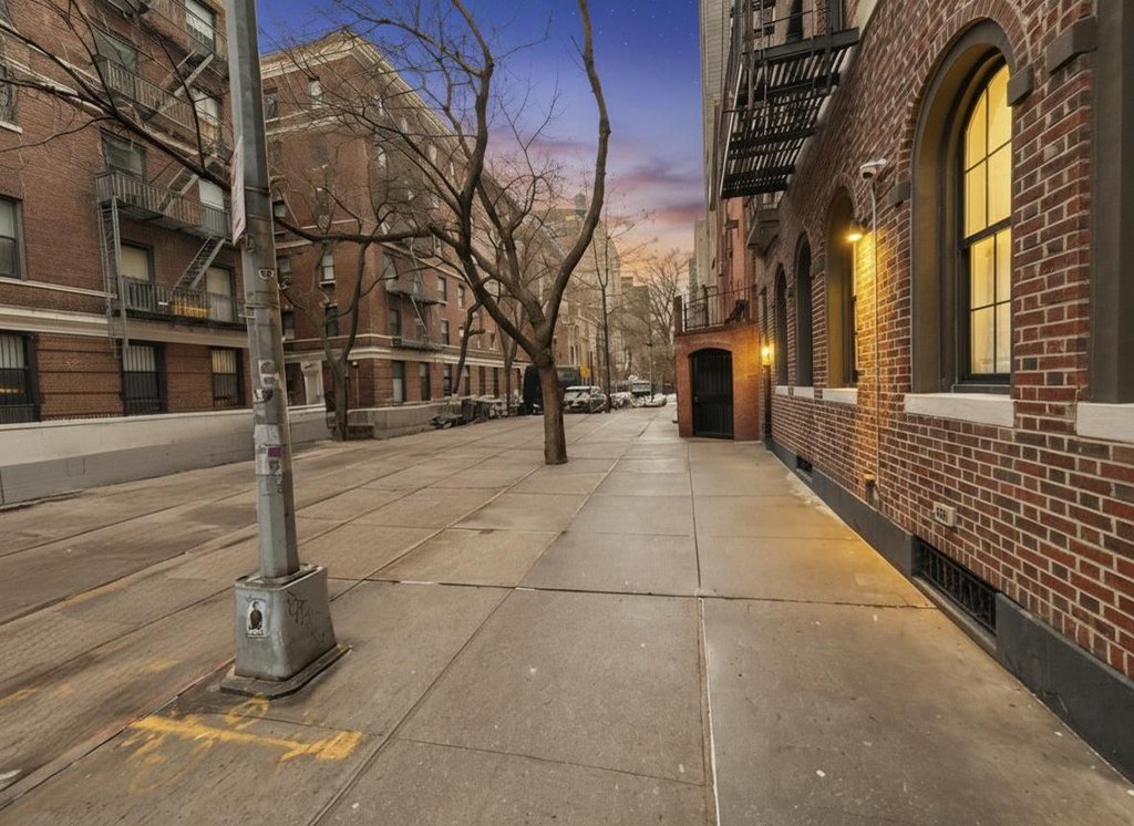 130 West 16th Street, Unit 52 photo 2