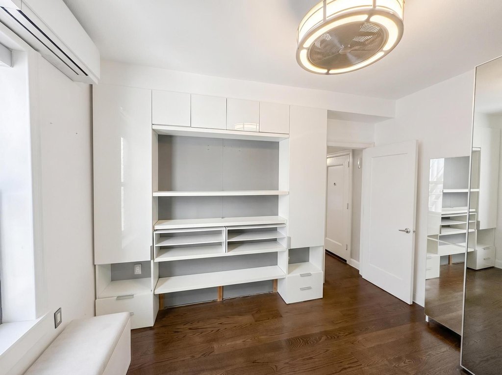 130 West 16th Street, Unit 52 photo 7