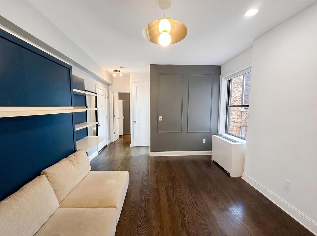 130 West 16th Street, Unit 52 photo 13