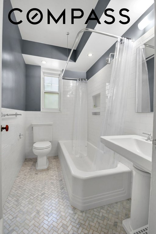 140 Cabrini Boulevard, Unit 14 photo 10