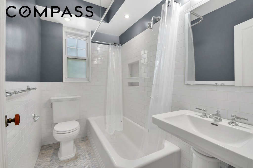 140 Cabrini Boulevard, Unit 14 photo 11