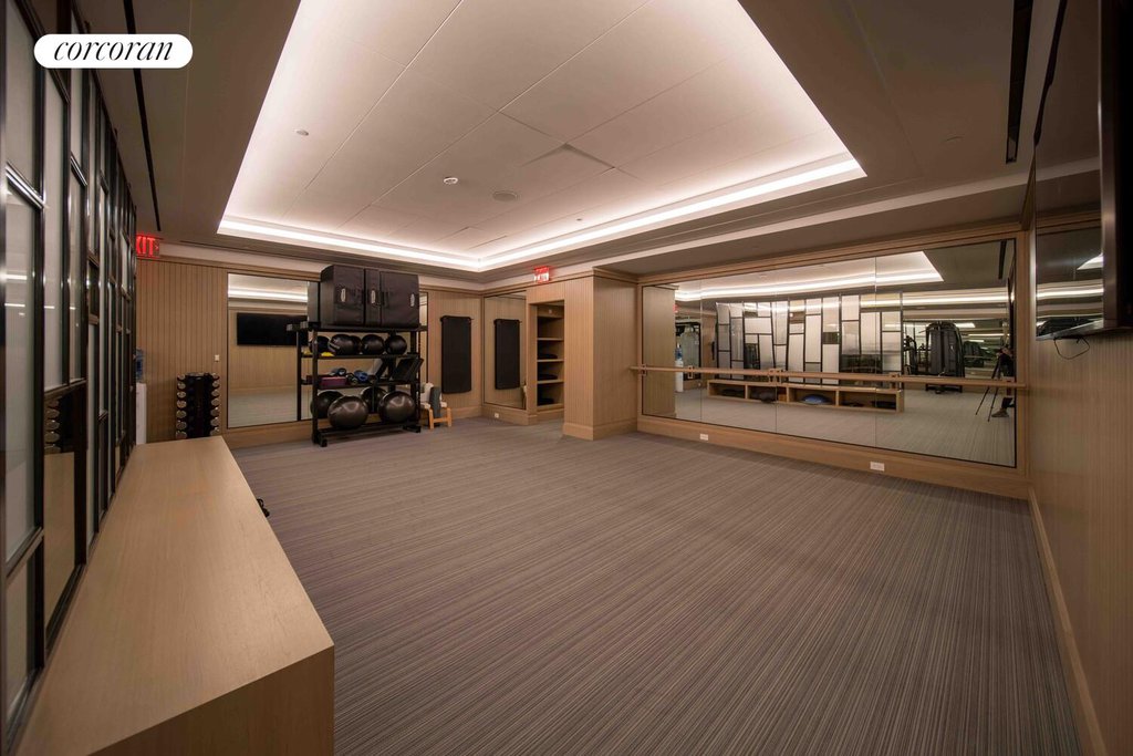 200 East 95th Street, Unit 27A photo 22