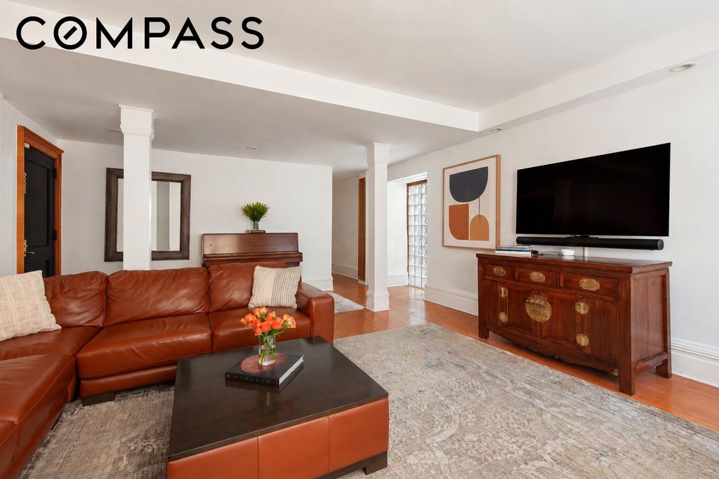 203 West 112th Street, Unit CE photo 4