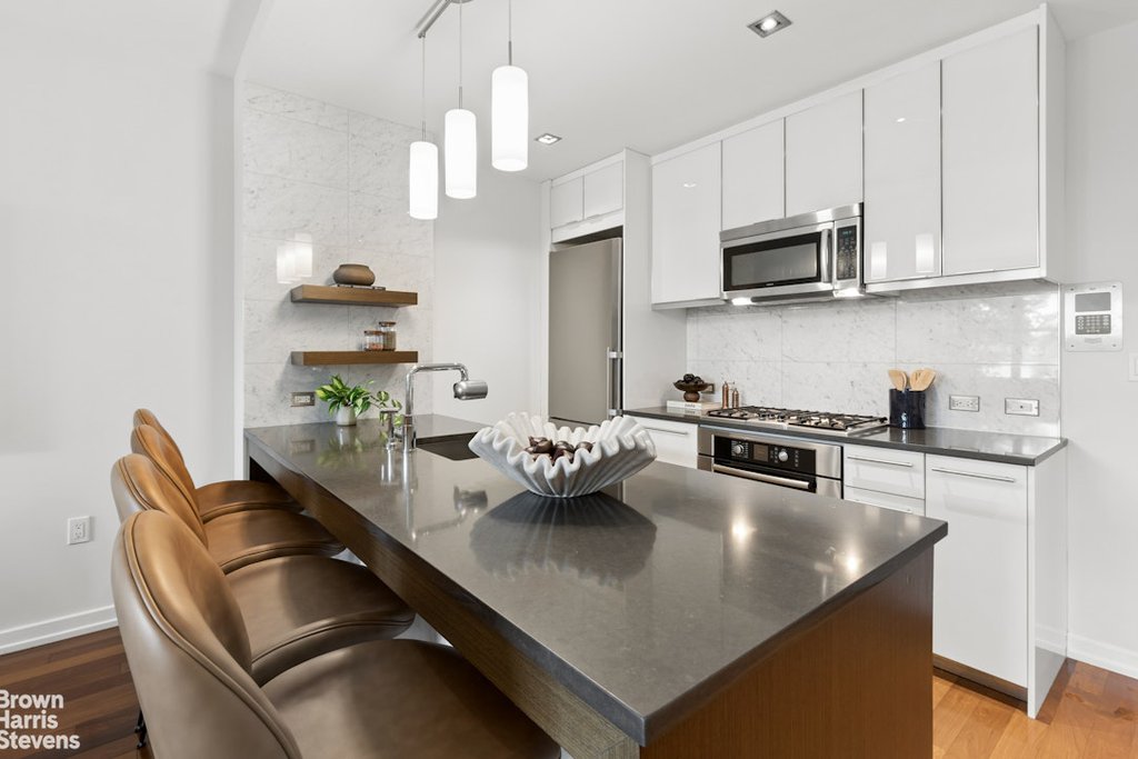 58 Metropolitan Avenue, Unit 2D photo 4