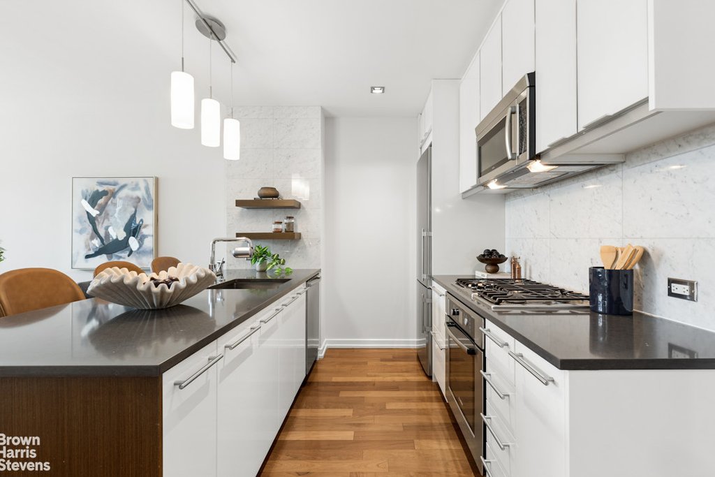 58 Metropolitan Avenue, Unit 2D photo 5
