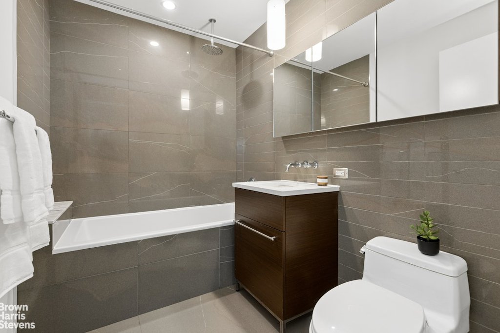 58 Metropolitan Avenue, Unit 2D photo 9