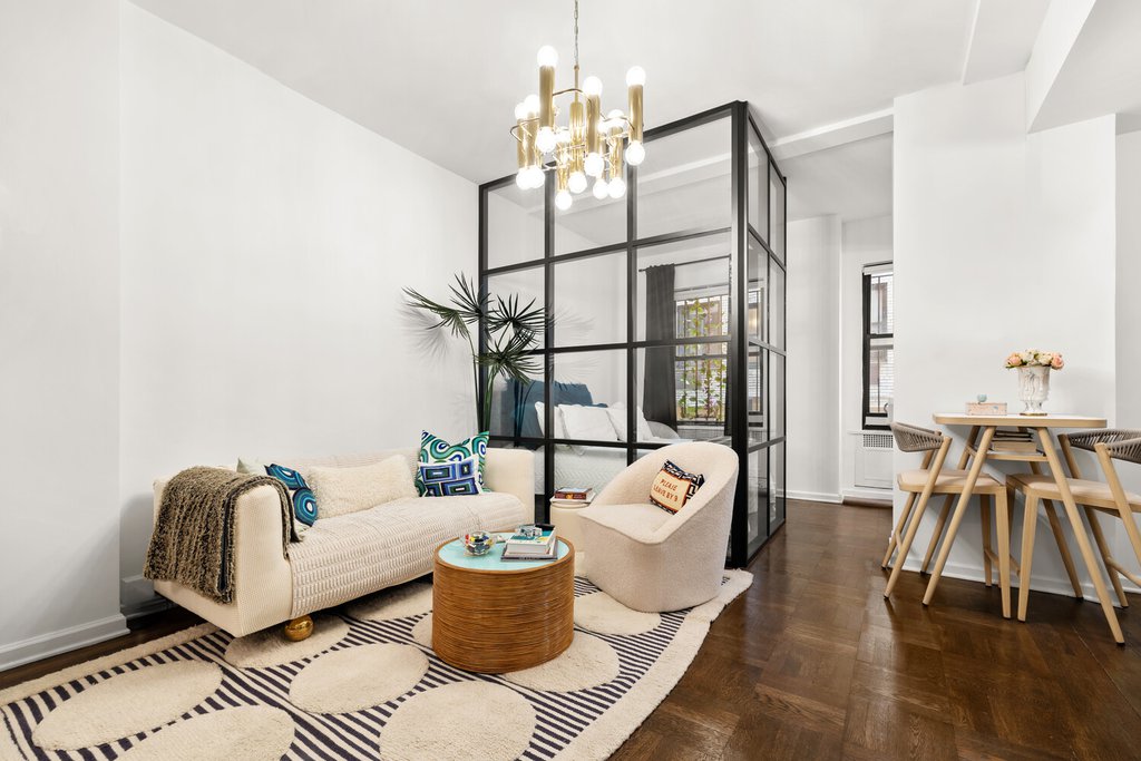 235 East 73rd Street, Unit 1G photo 4