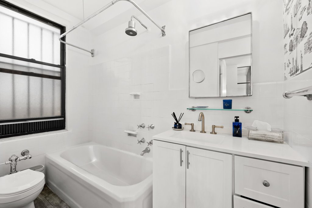 235 East 73rd Street, Unit 1G photo 7