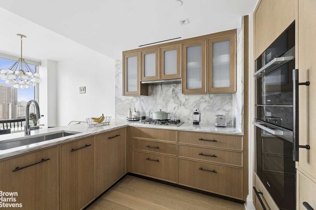 210 Warren Street, Unit 25C photo 2
