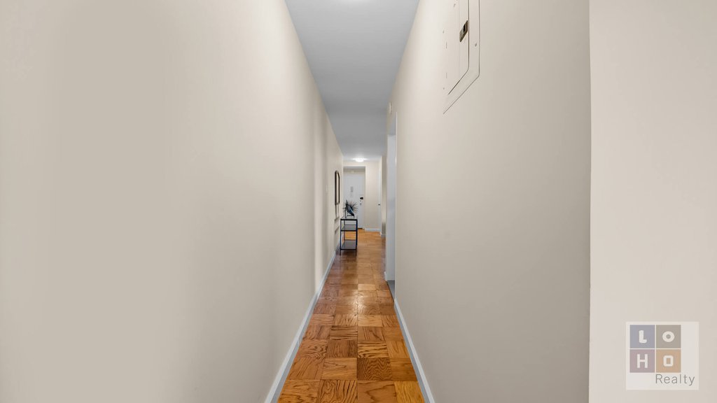 208 East Broadway, Unit J1501 photo 5