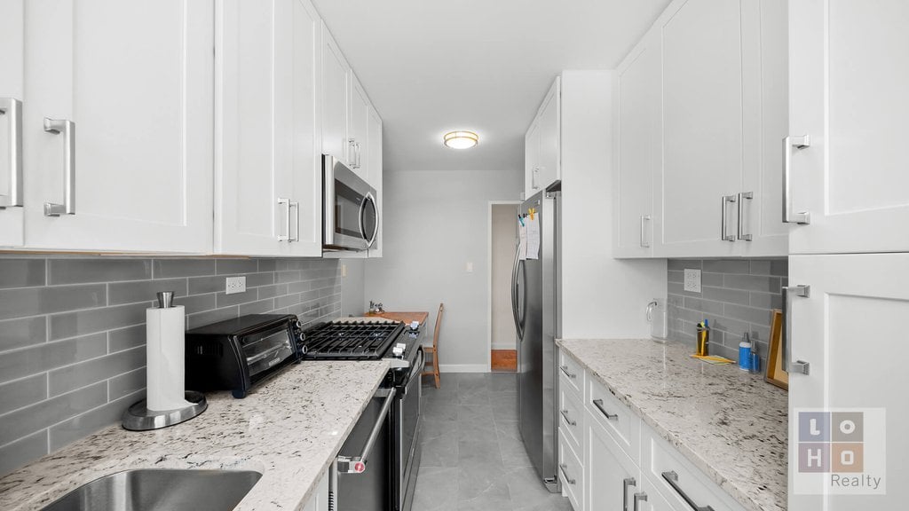 208 East Broadway, Unit J1501 photo 7