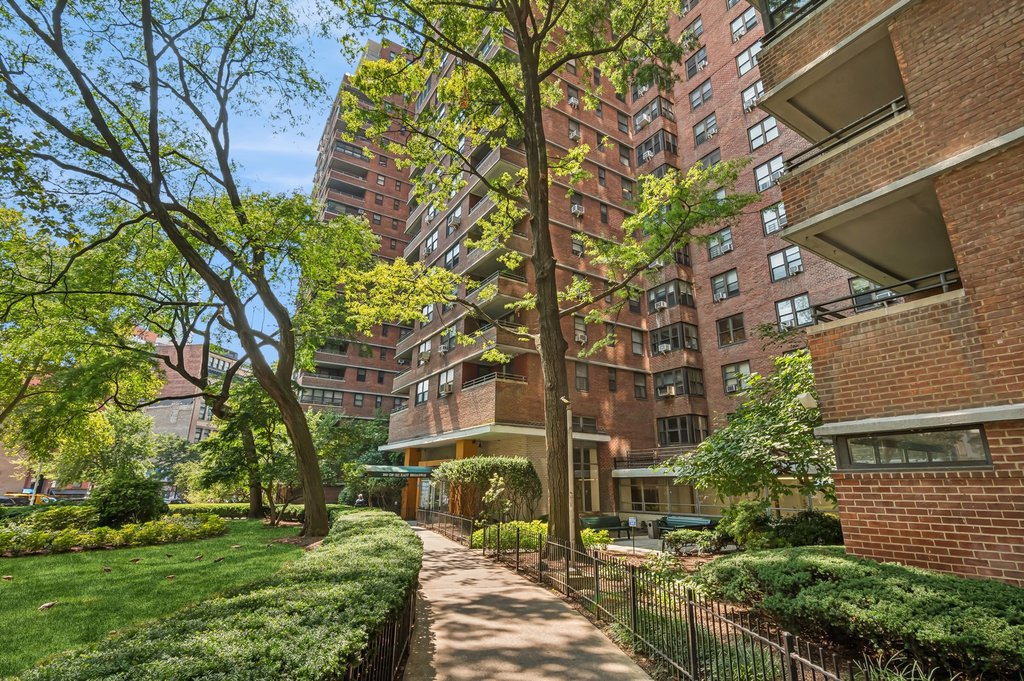 208 East Broadway, Unit J1501 photo 13