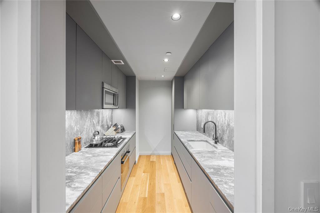 547 West 47th Street, Unit 509 photo 7