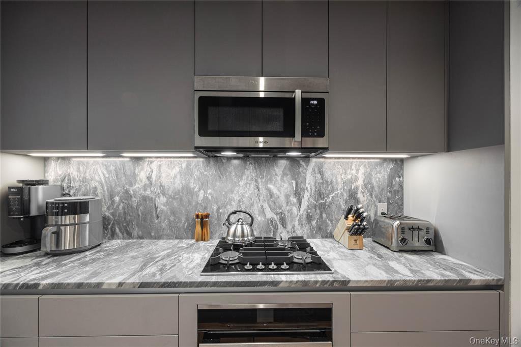 547 West 47th Street, Unit 509 photo 8