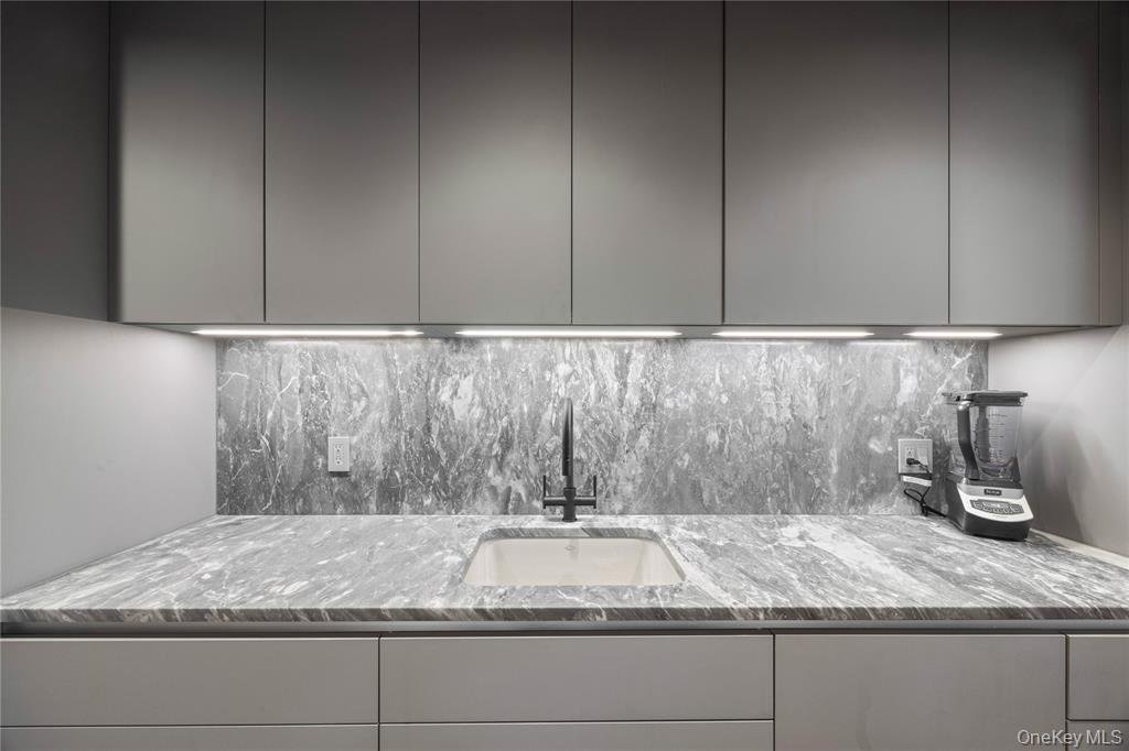 547 West 47th Street, Unit 509 photo 9