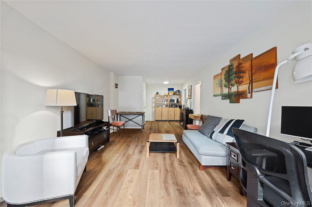 321 East 48th Street, Unit 9D photo 6