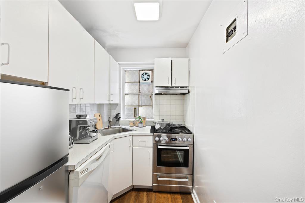 321 East 48th Street, Unit 9D photo 12