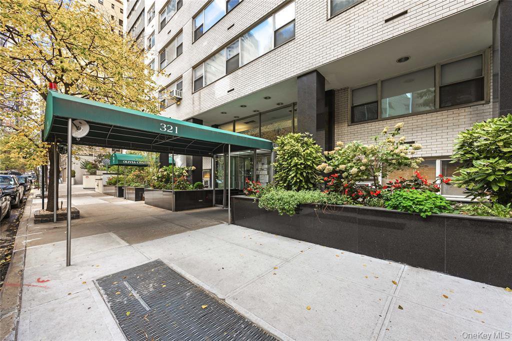 321 East 48th Street, Unit 9D photo 19