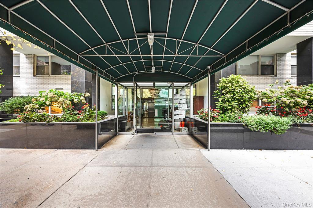 321 East 48th Street, Unit 9D photo 20