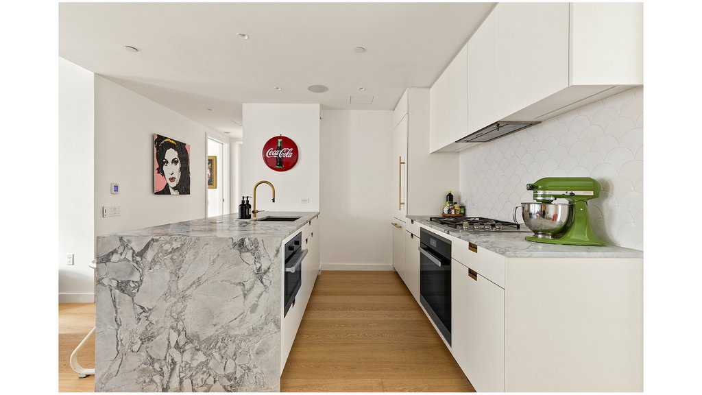 185 Grand Street, Unit 5D photo 4