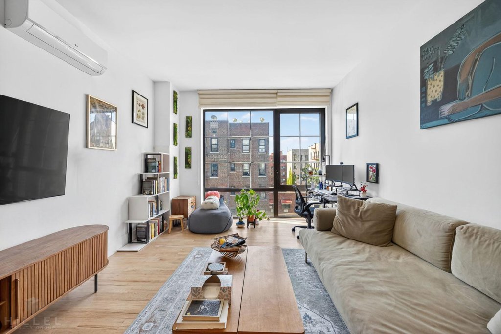 77 Clarkson Avenue, Unit 5B photo 2