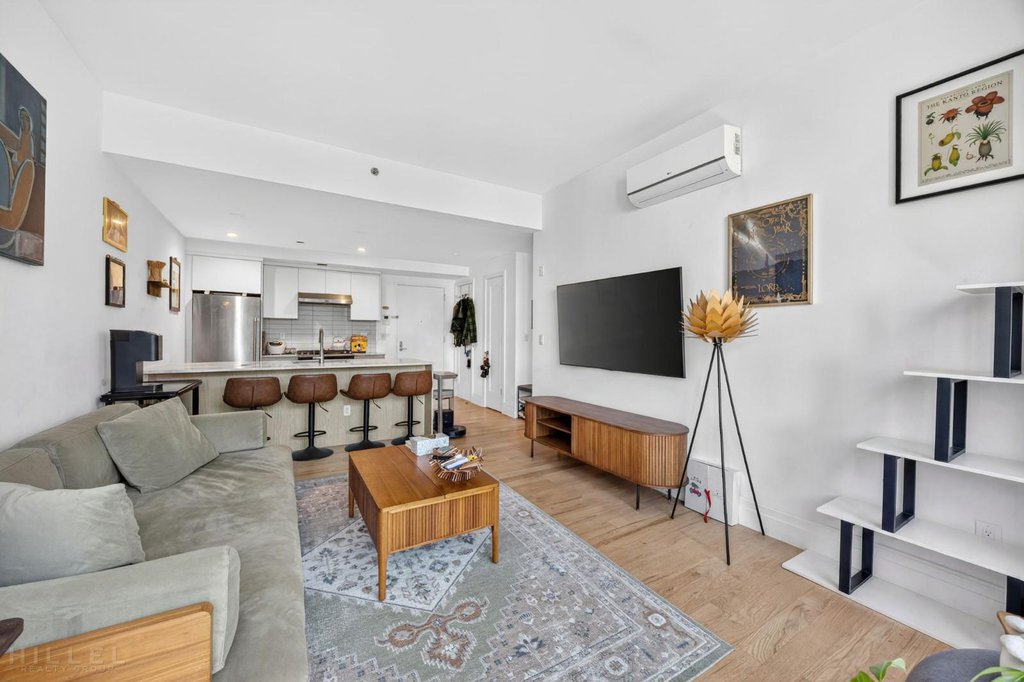 77 Clarkson Avenue, Unit 5B photo 3