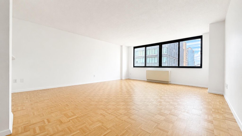 376 Broadway, Unit 13G photo 2