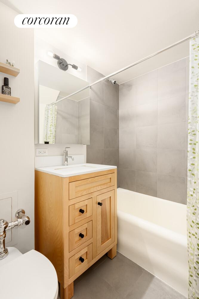 25 Tudor City Place, Unit 1815/1816 photo 3