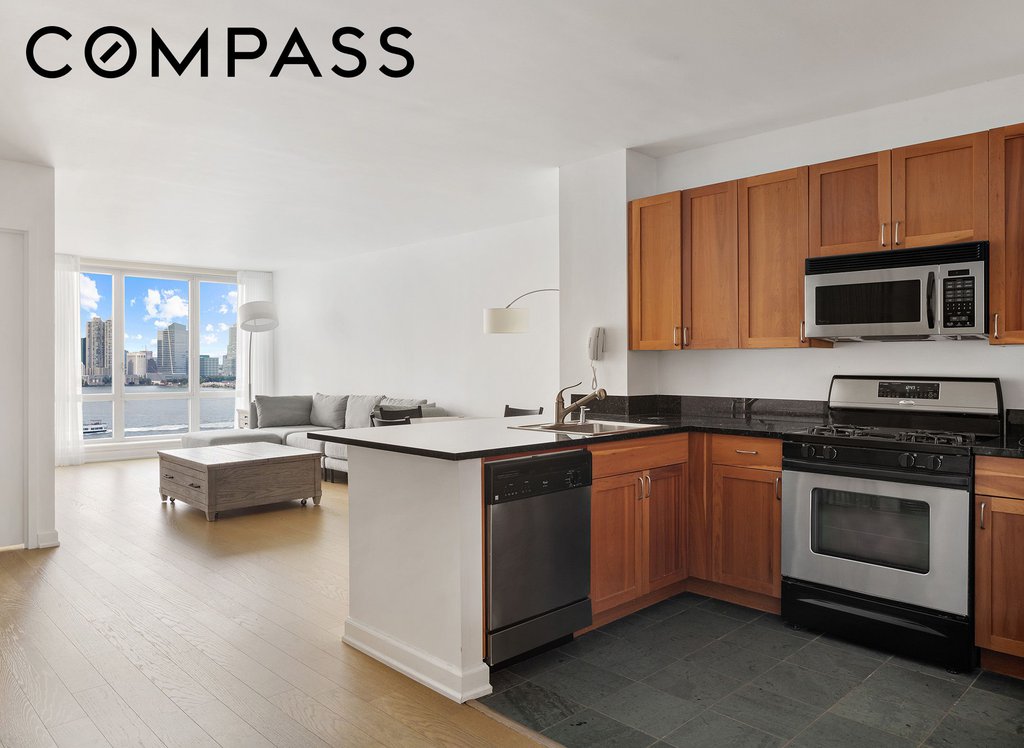 20 River Terrace, Unit 17G photo 3