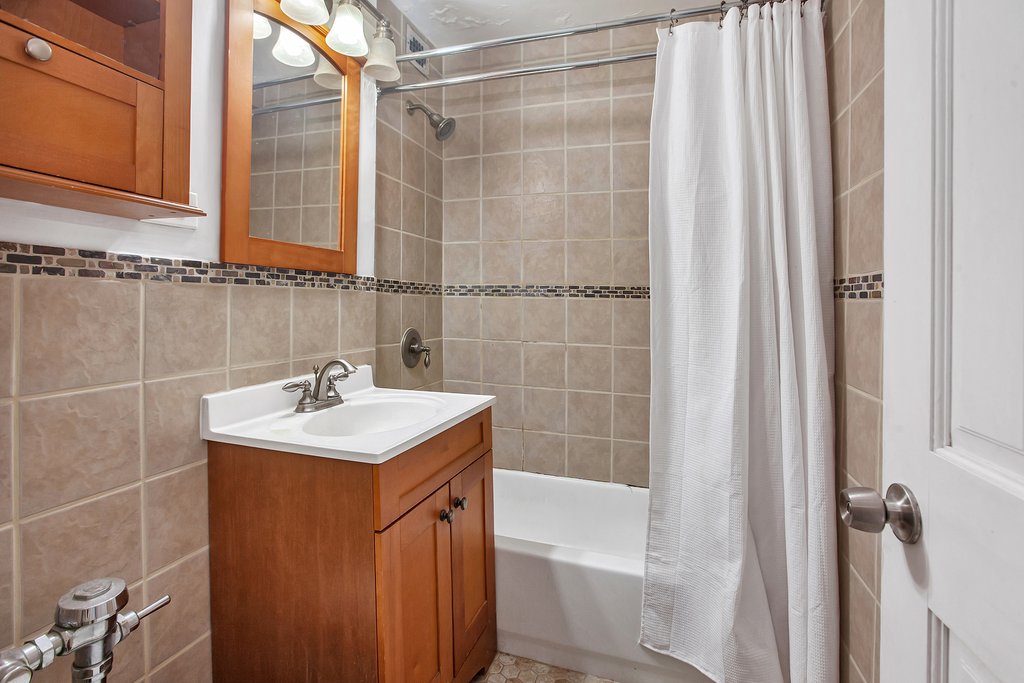 288 Lexington Avenue, Unit 8C photo 4