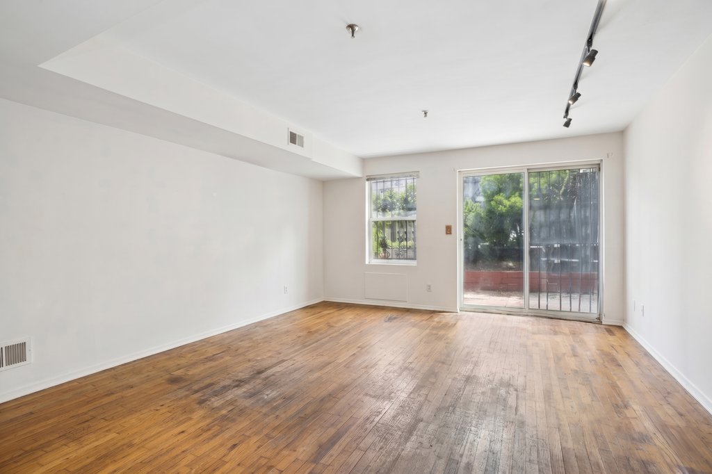 113 Vanderbilt Avenue, Unit B