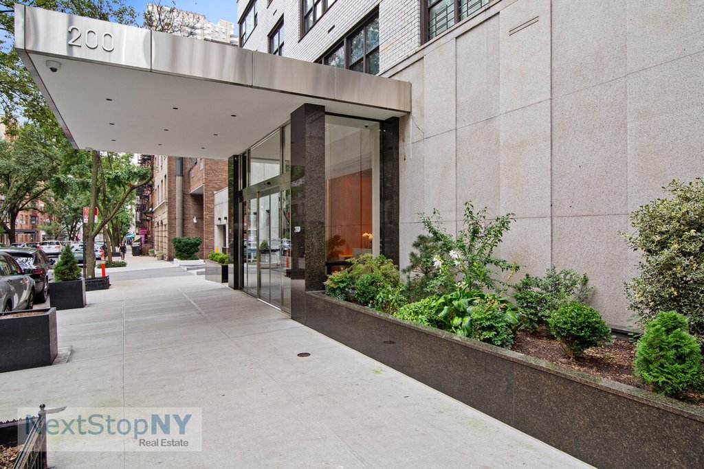 200 East 74th Street, Unit 3G photo 8