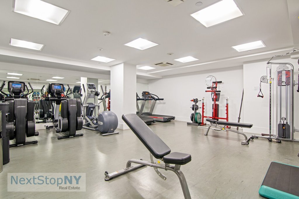 200 East 74th Street, Unit 3G photo 10