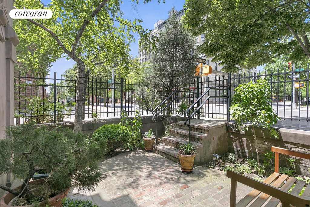 2099 Fifth Avenue – For Sale photo 3