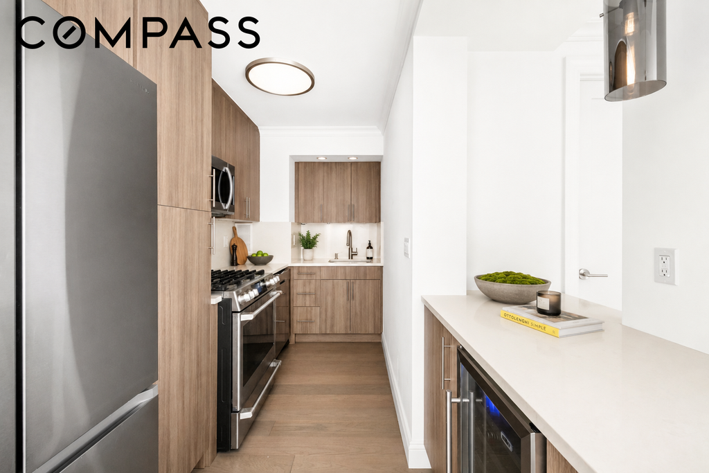 333 East 34th Street, Unit 6H photo 3