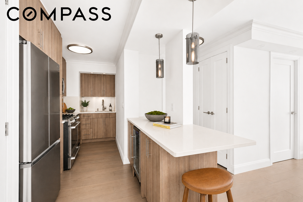 333 East 34th Street, Unit 6H photo 4