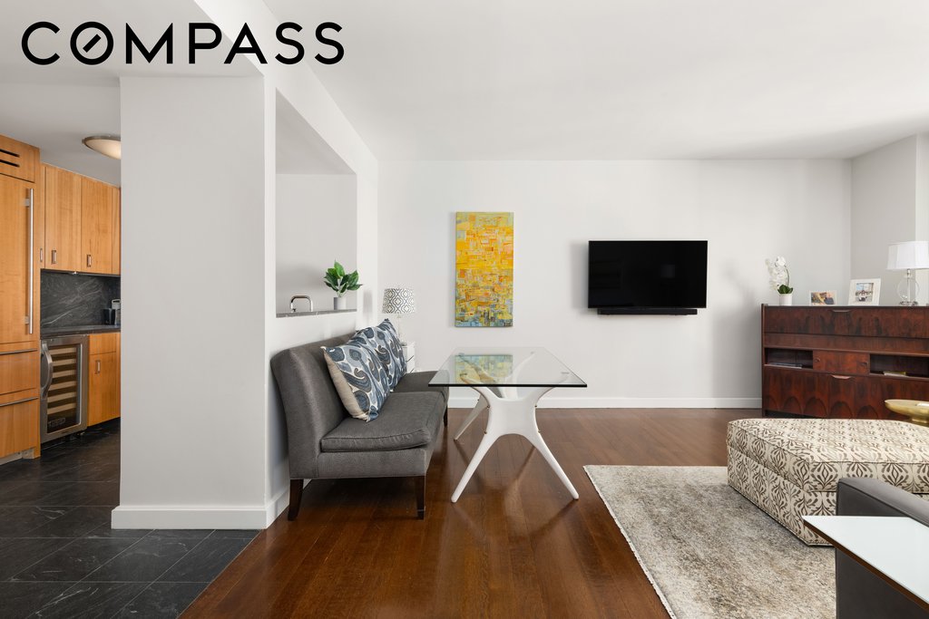 100 West 58th Street, Unit 15E photo 2