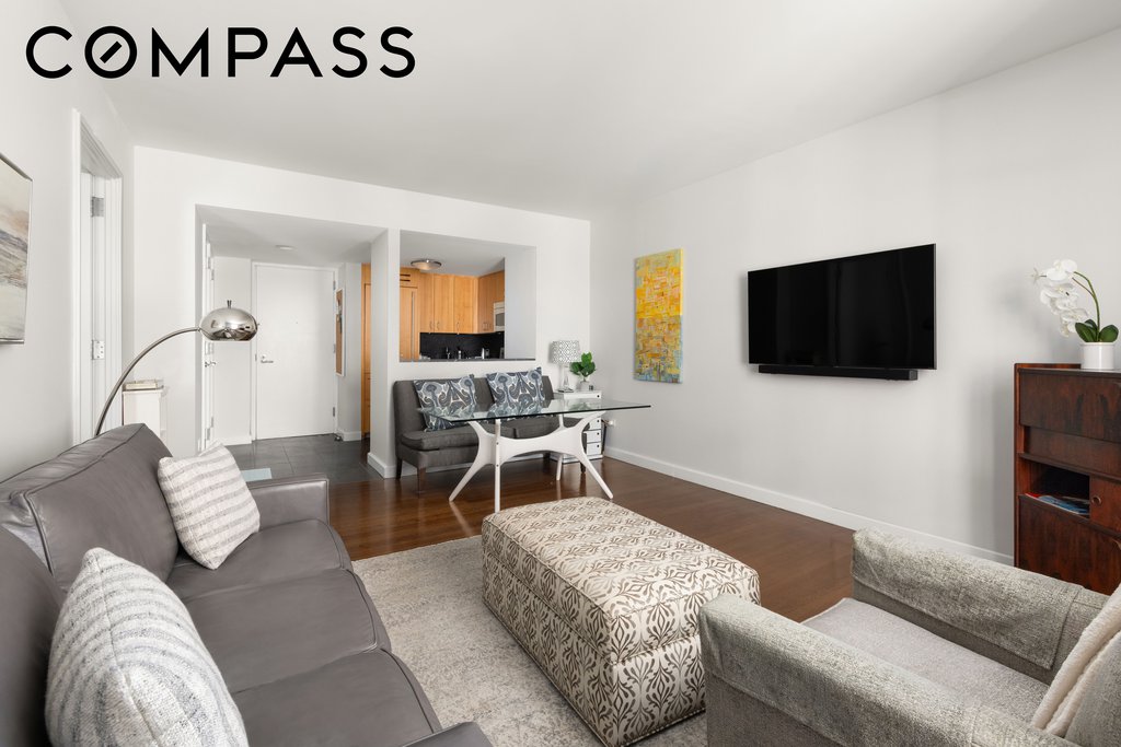 100 West 58th Street, Unit 15E photo 3