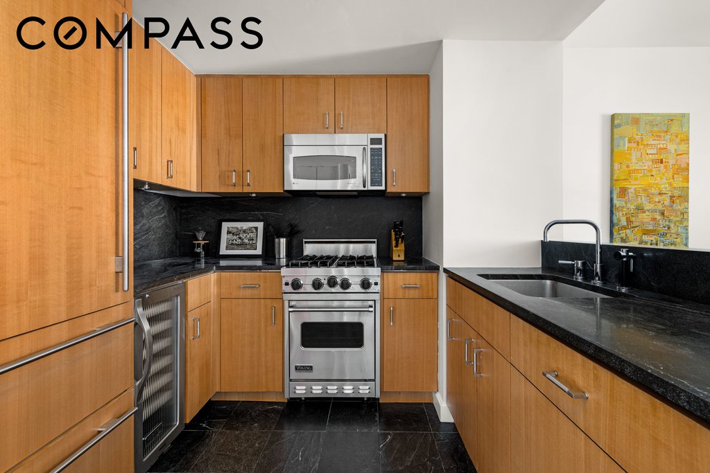 100 West 58th Street, Unit 15E photo 4