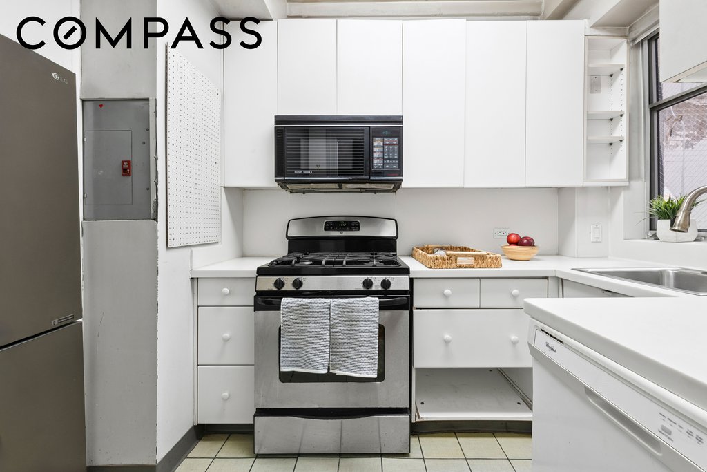 1 West 67th Street, Unit 303/304/30 photo 9