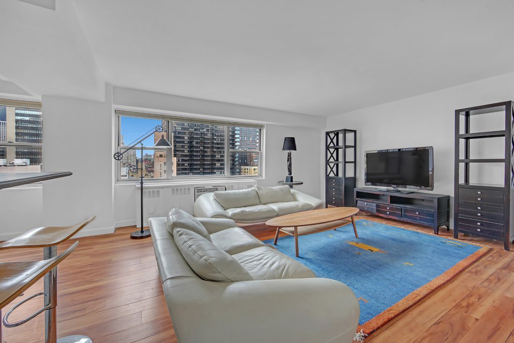 333 East 46th Street, Unit 18A photo 2