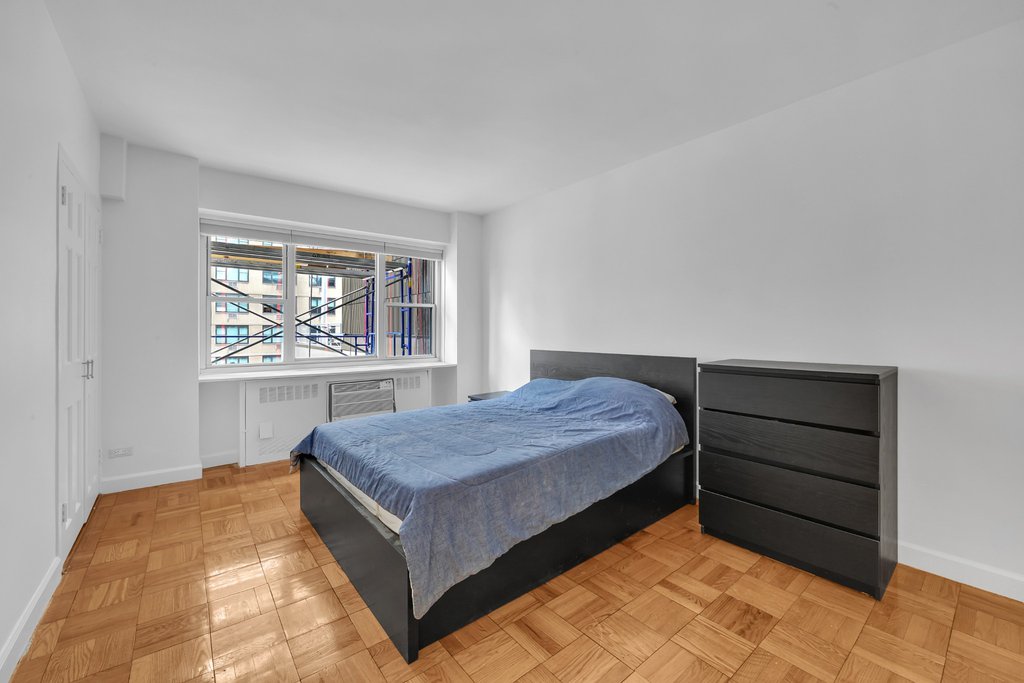 333 East 46th Street, Unit 18A photo 4