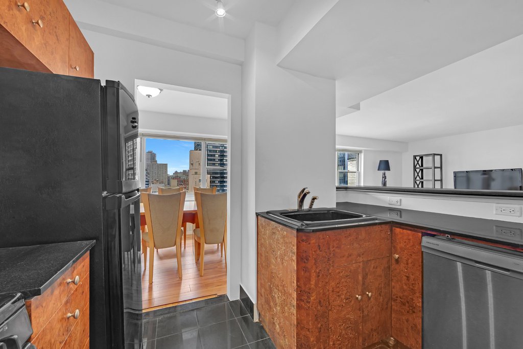 333 East 46th Street, Unit 18A photo 9