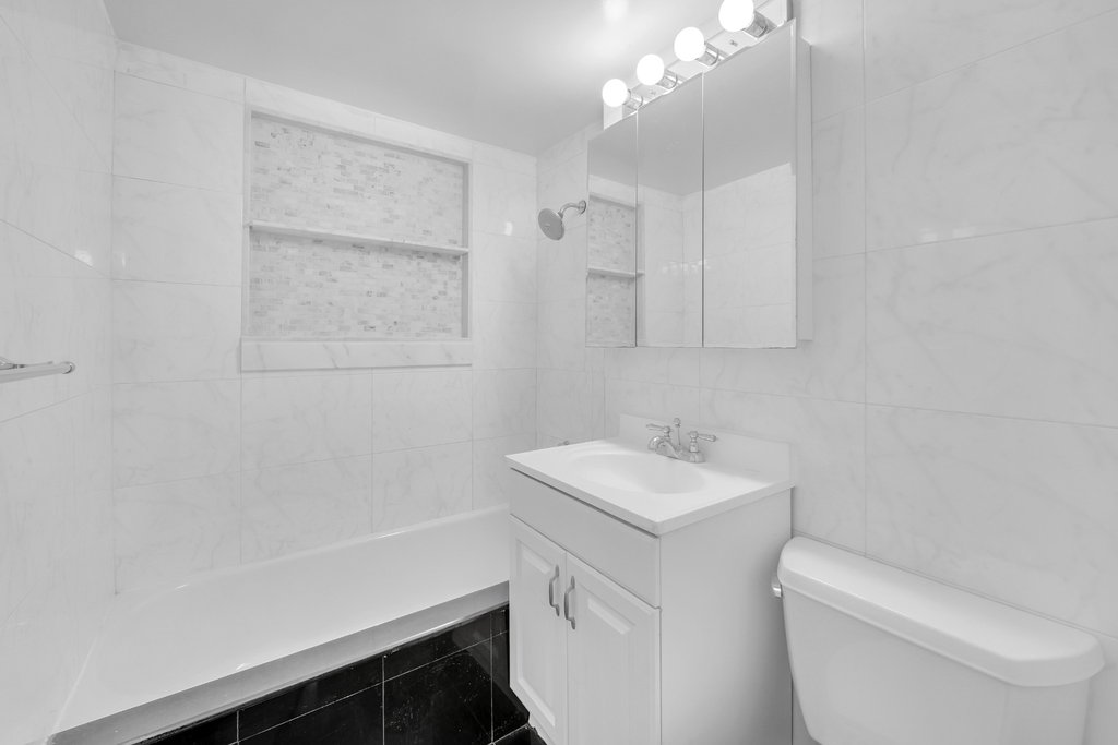 333 East 46th Street, Unit 18A photo 12